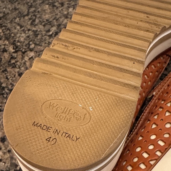 Summit by White mountain Perforated Leather Platform Loafers EUC 8.5 - Picture 8 of 14